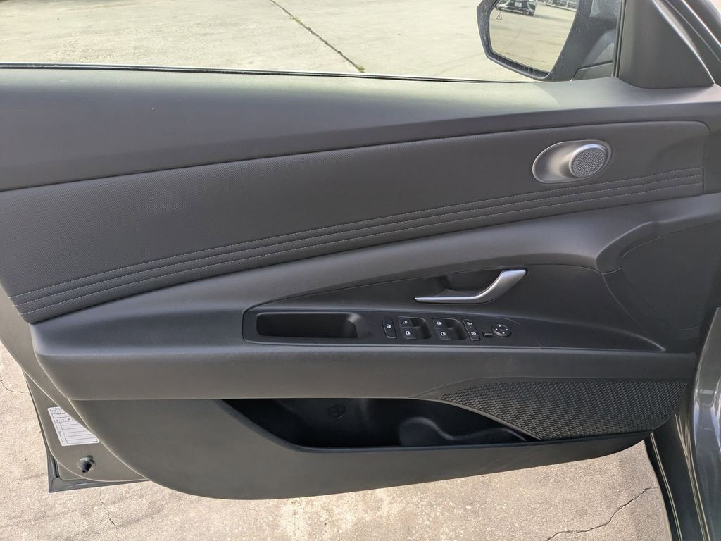 Thumbnail: 2025 Hyundai Elantra - 9