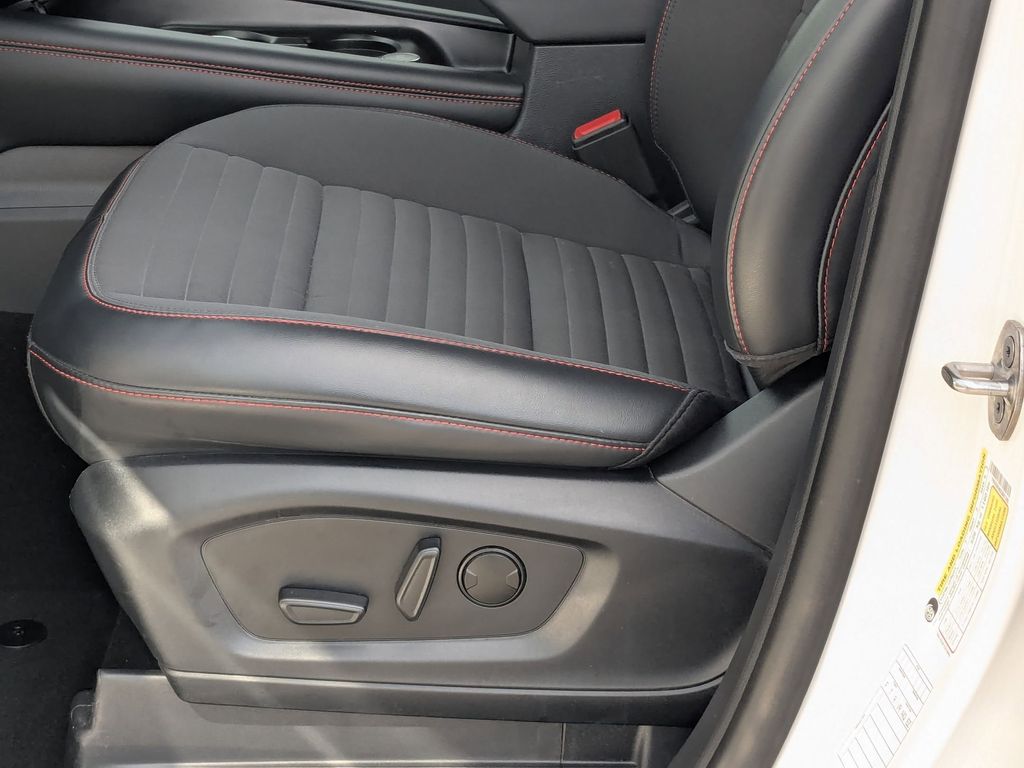 Thumbnail: 2025 Ford Explorer - 21