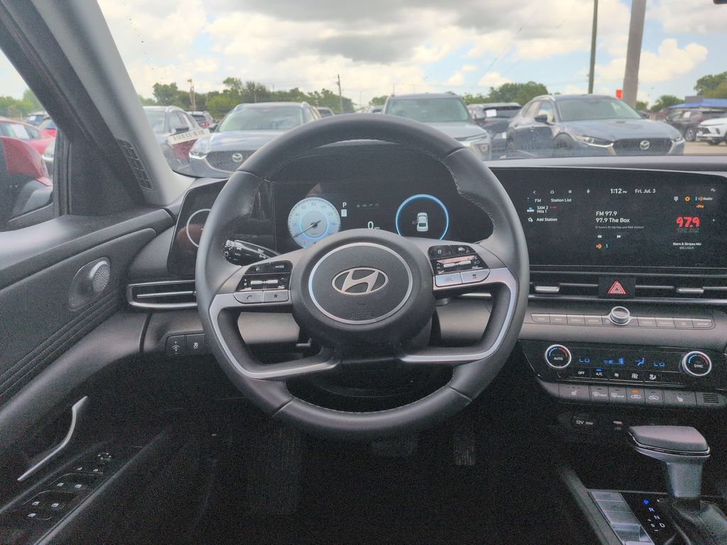 Thumbnail: 2025 Hyundai Elantra - 23