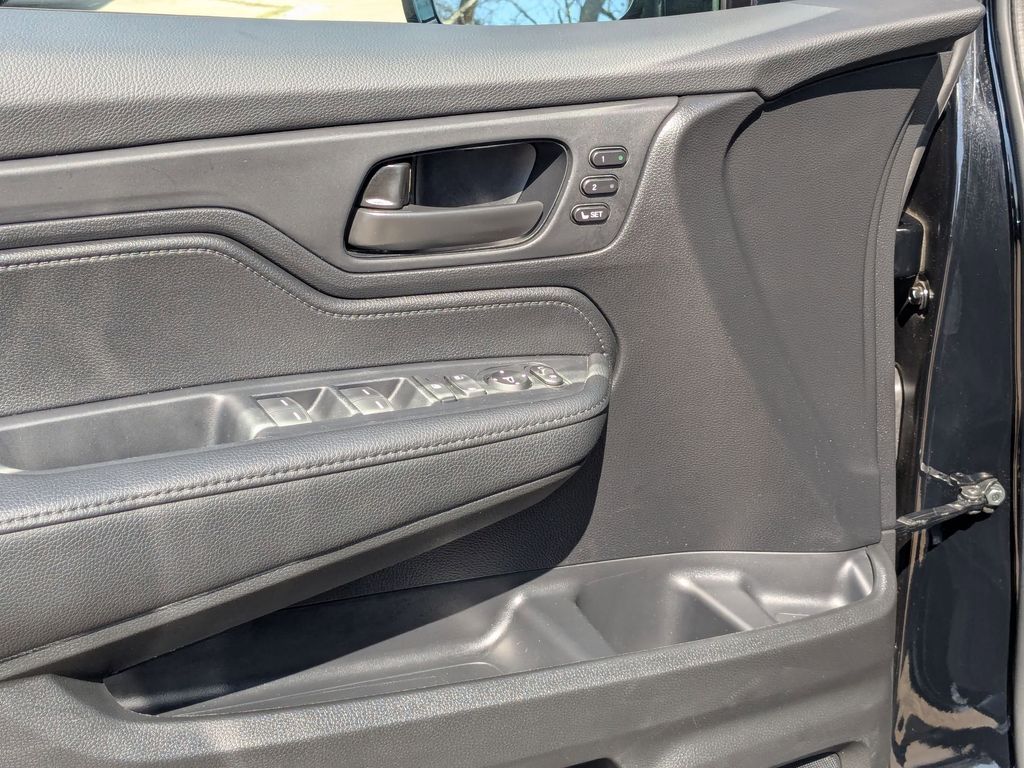 Thumbnail: 2025 Honda Odyssey - 13