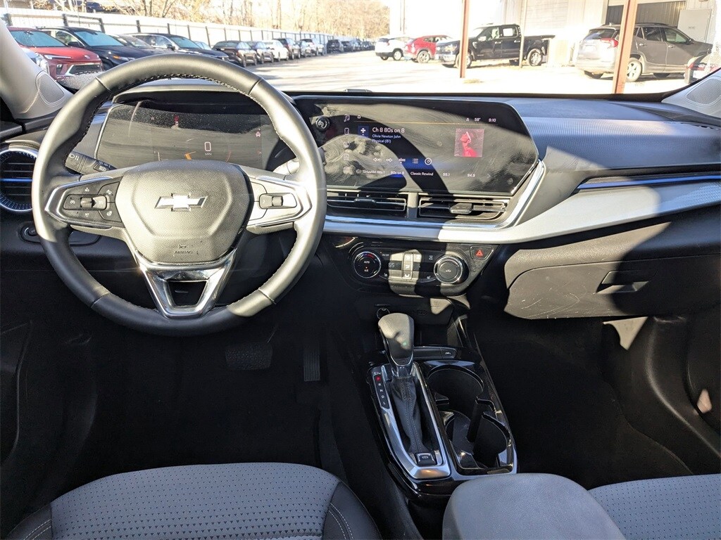 Thumbnail: 2025 Chevrolet Trax - 27