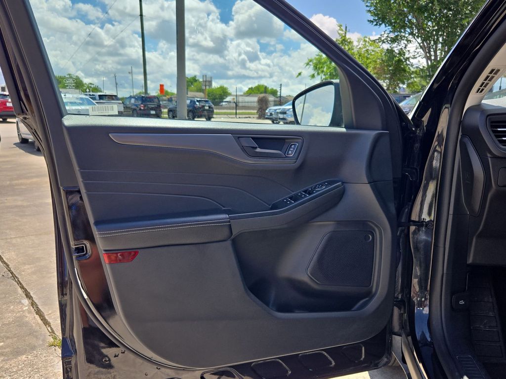 Thumbnail: 2025 Ford Escape - 11