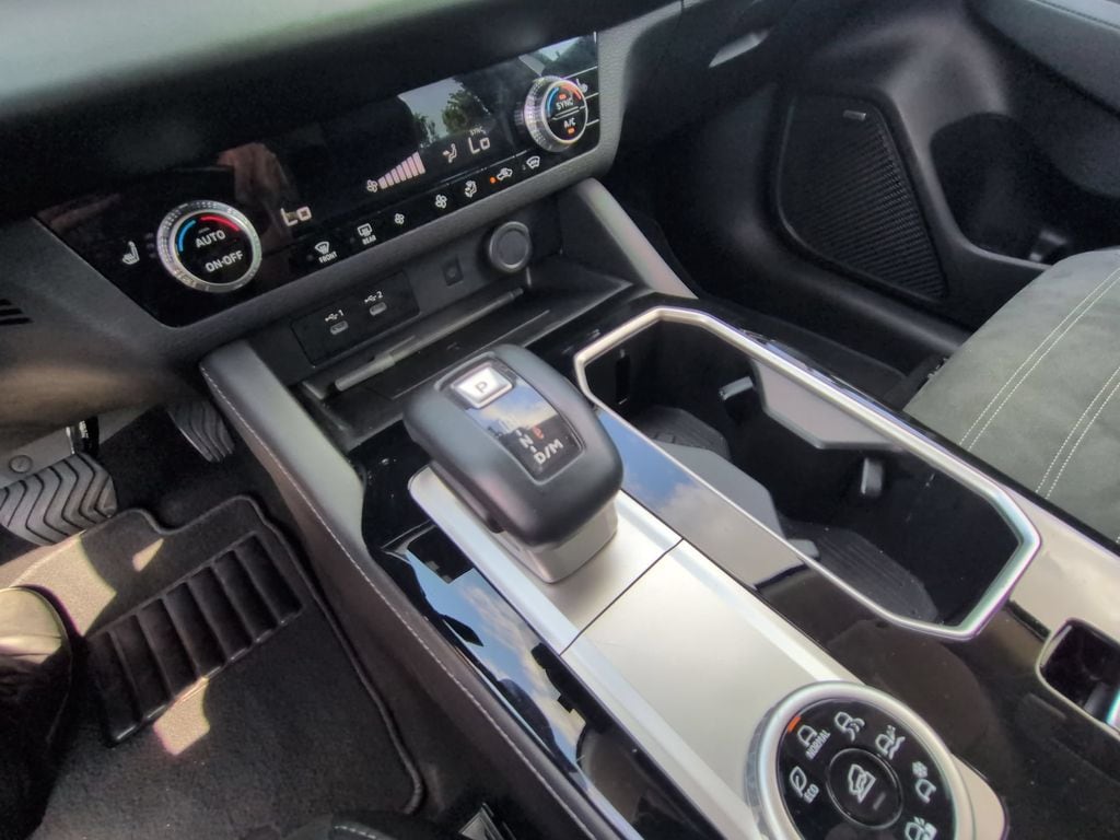 Thumbnail: 2025 Mitsubishi Outlander - 19