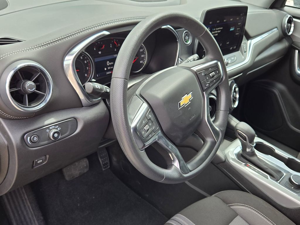 Thumbnail: 2025 Chevrolet Blazer - 11