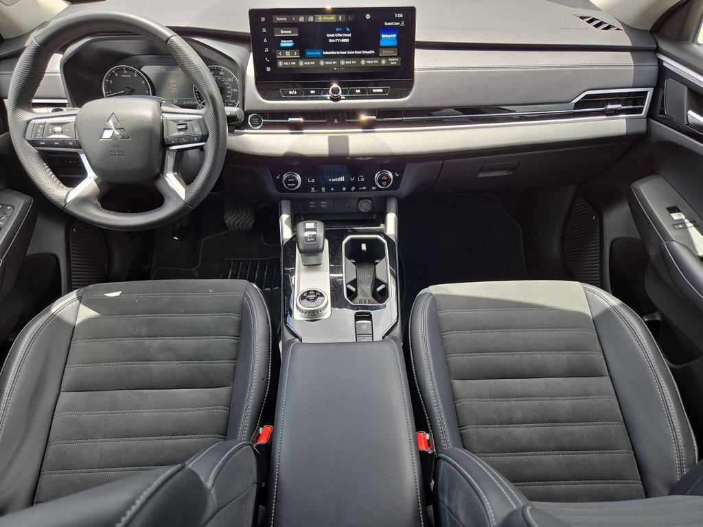 Thumbnail: 2025 Mitsubishi Outlander - 26