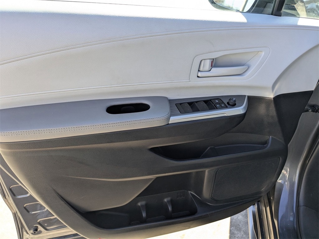 Thumbnail: 2025 Toyota Sienna - 11