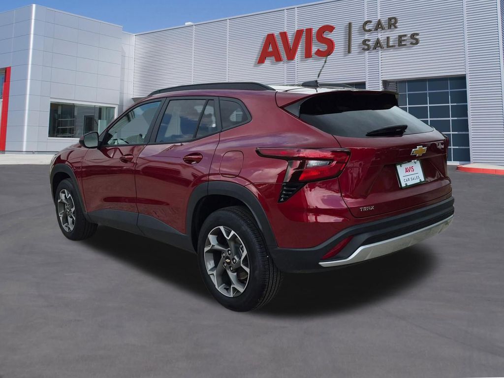 Thumbnail: 2025 Chevrolet Trax - 9