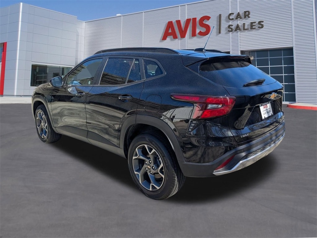 Thumbnail: 2025 Chevrolet Trax - 9