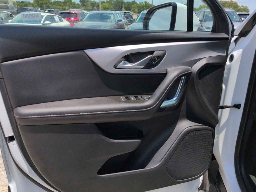 Thumbnail: 2025 Chevrolet Blazer - 11