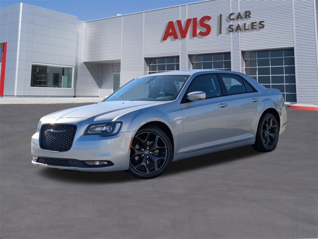 2023 Chrysler 300 S's photo