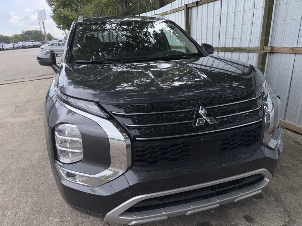 Thumbnail: 2024 Mitsubishi Outlander - 2