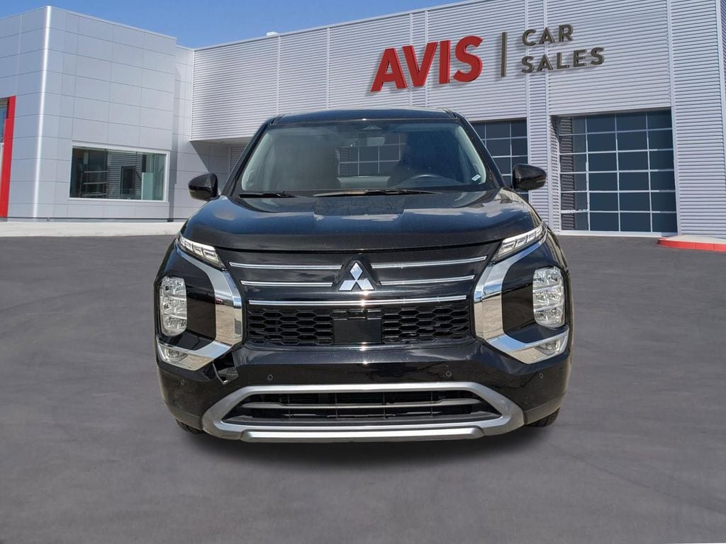 Thumbnail: 2025 Mitsubishi Outlander - 2