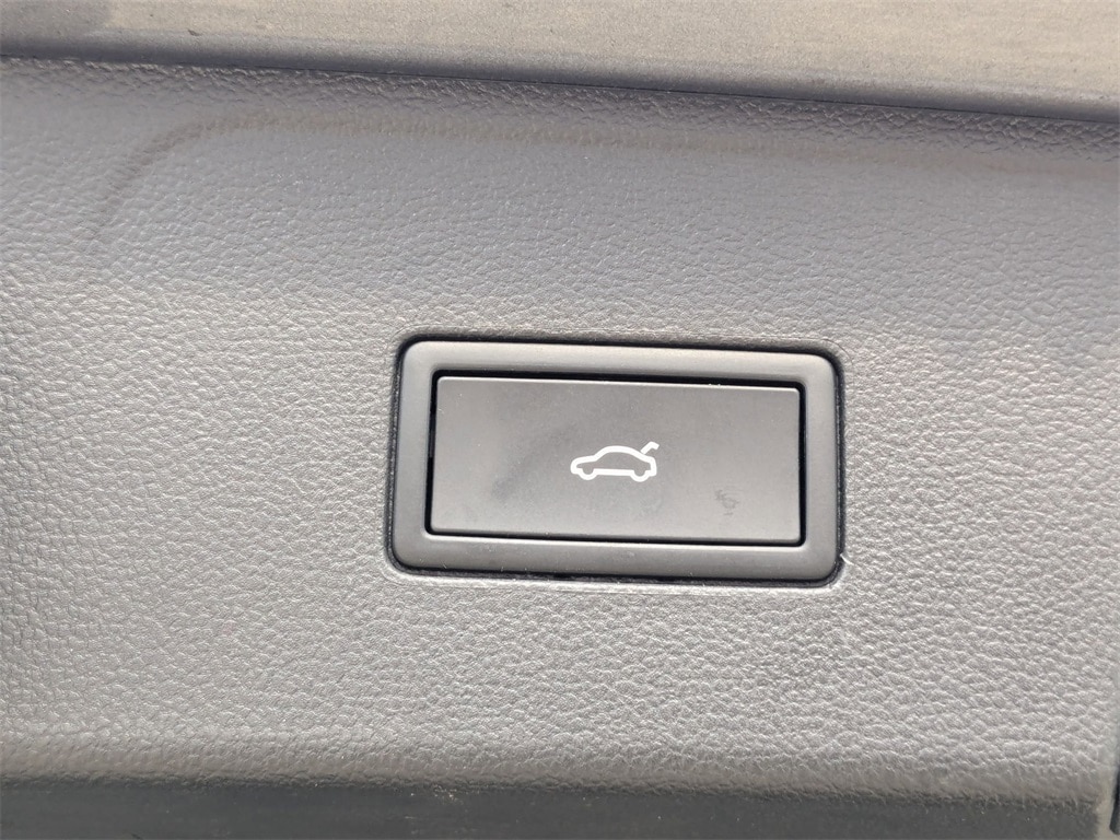 Thumbnail: 2025 Volkswagen Atlas - 30