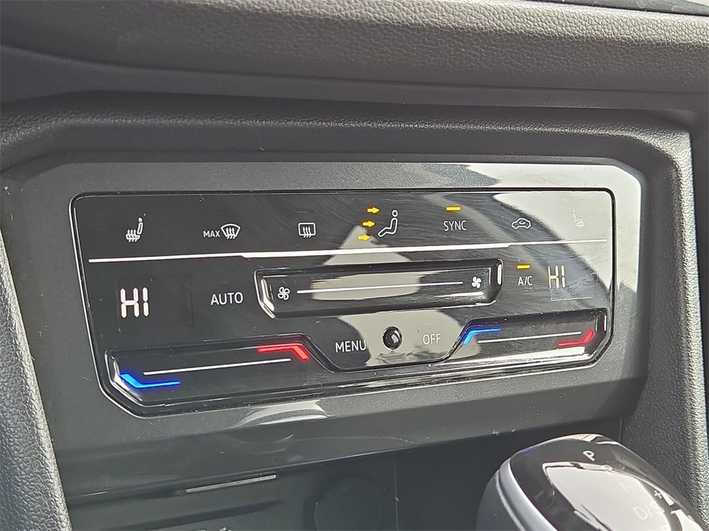 Thumbnail: 2024 Volkswagen Tiguan - 20