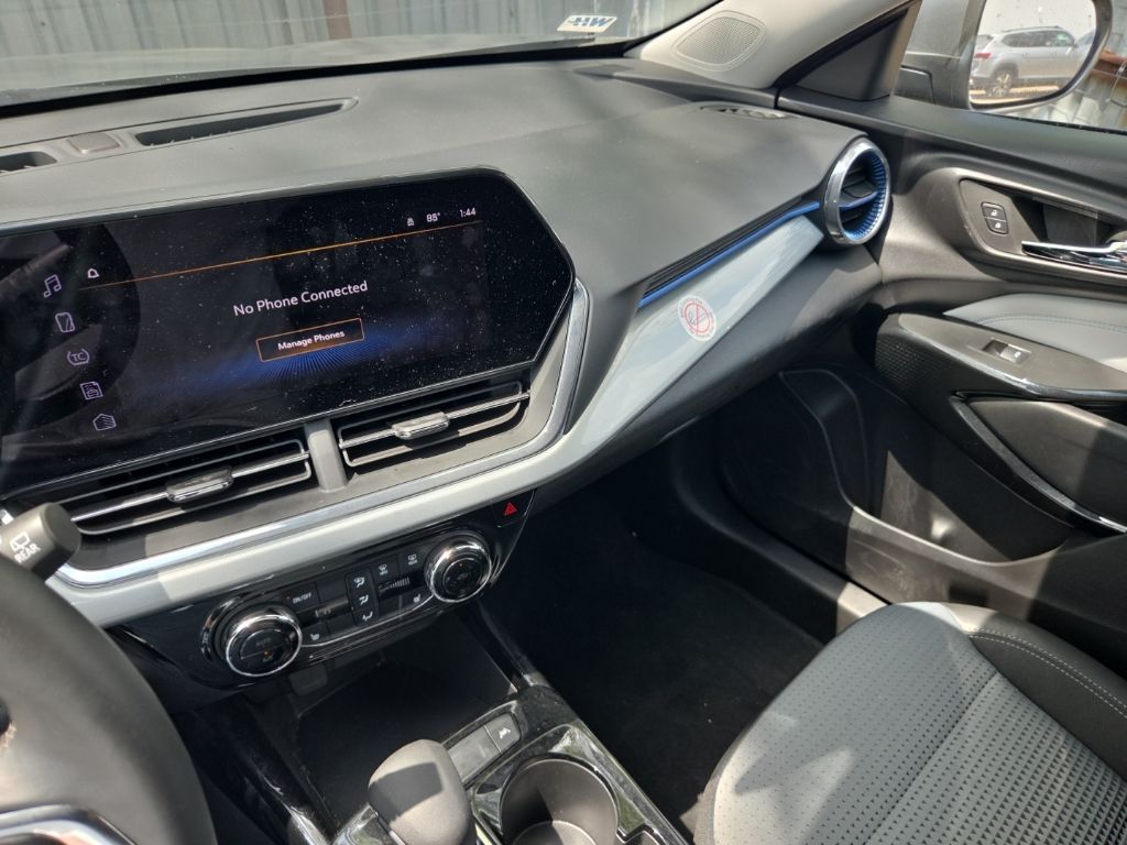 Thumbnail: 2025 Chevrolet Trax - 3