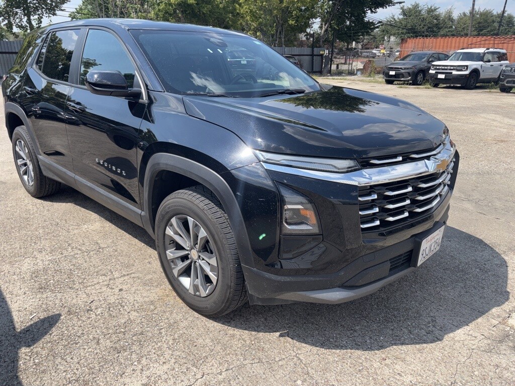 2025 Chevrolet Equinox LT photo 3