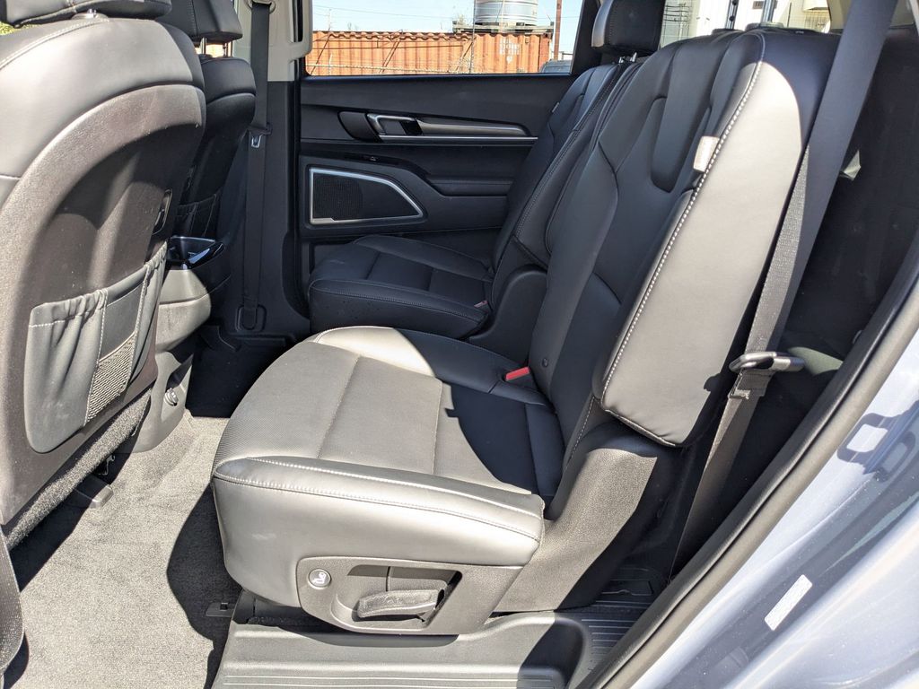 Thumbnail: 2025 Kia Telluride - 26