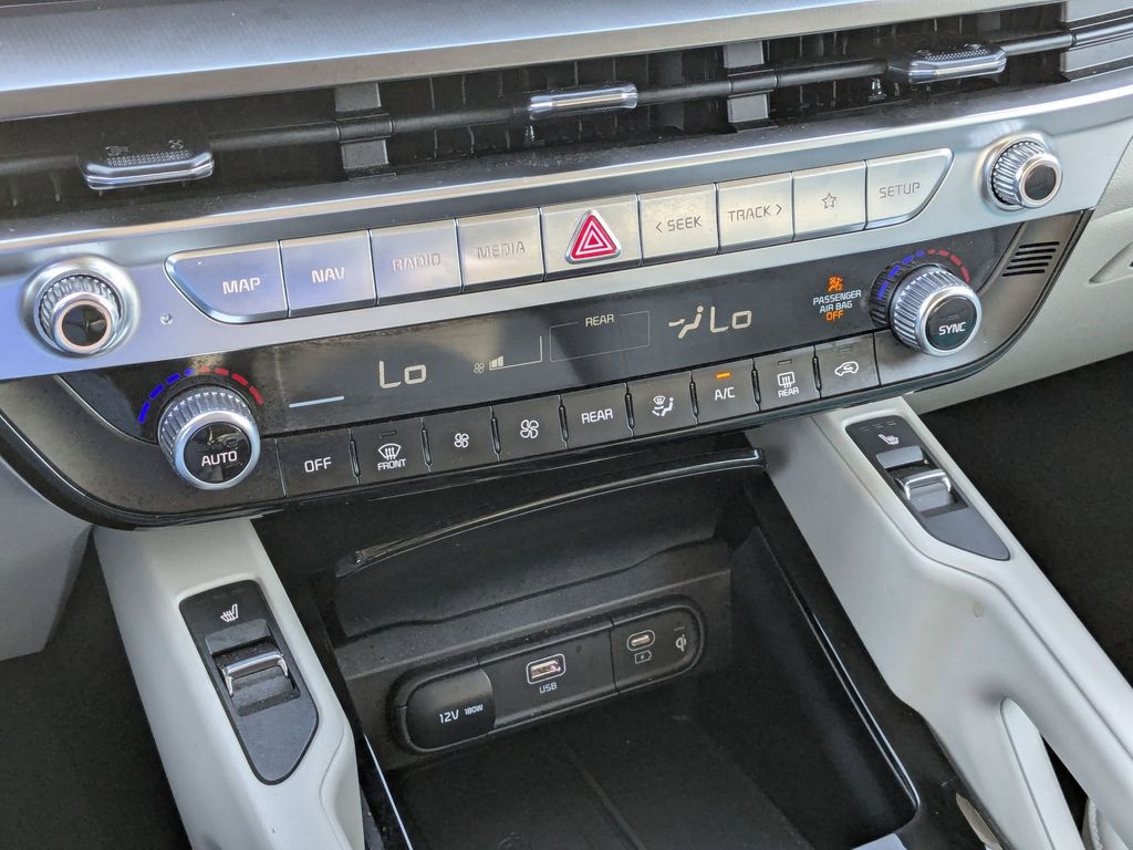 Thumbnail: 2025 Kia Telluride - 21