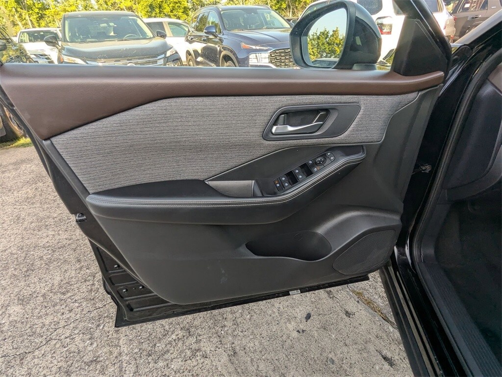 Thumbnail: 2023 Nissan Rogue - 13