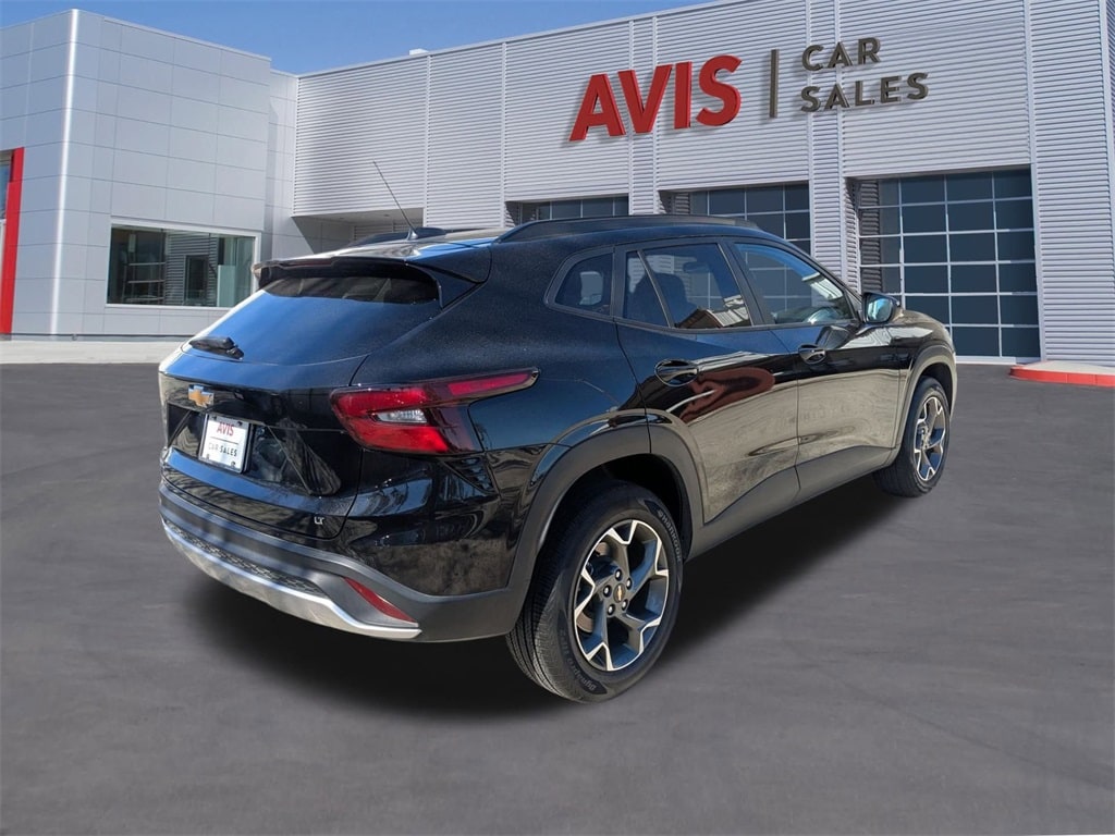 Thumbnail: 2025 Chevrolet Trax - 6