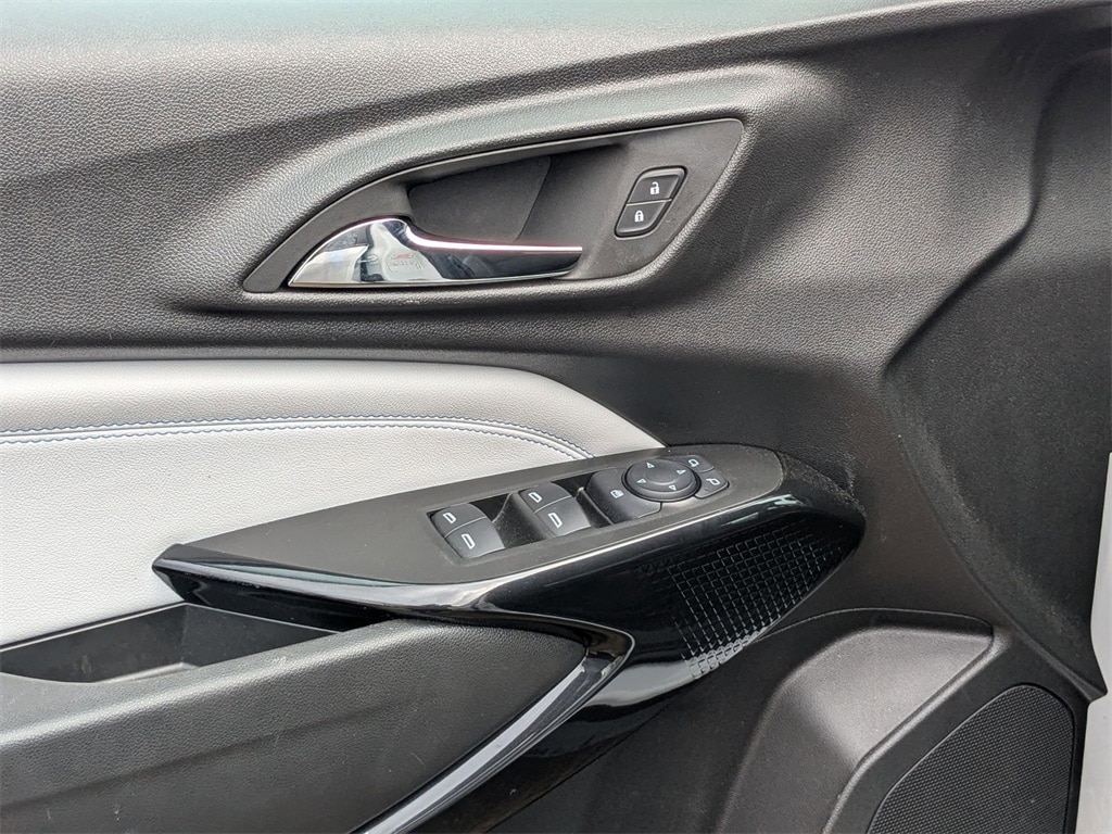 Thumbnail: 2025 Chevrolet Trax - 13