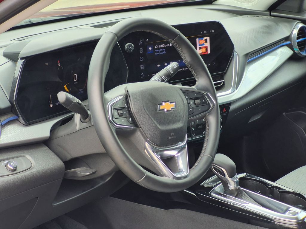 Thumbnail: 2025 Chevrolet Trax - 14
