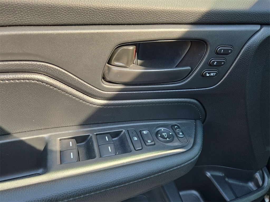 Thumbnail: 2025 Honda Odyssey - 13