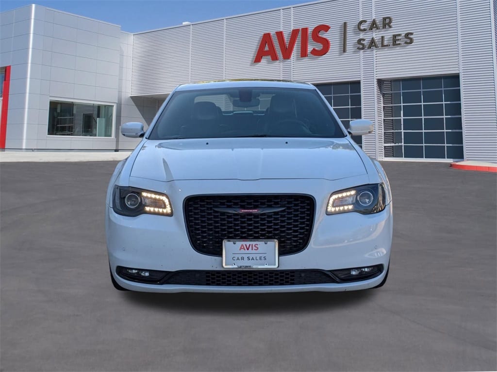 Thumbnail: 2023 Chrysler 300 - 2