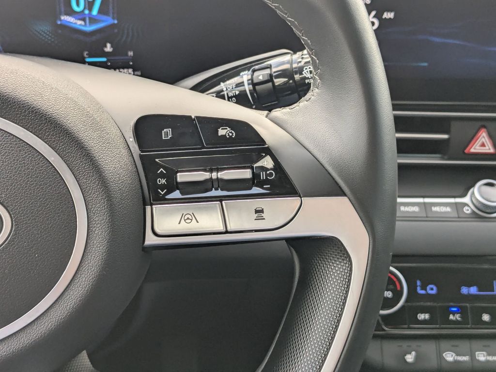 Thumbnail: 2025 Hyundai Elantra - 13