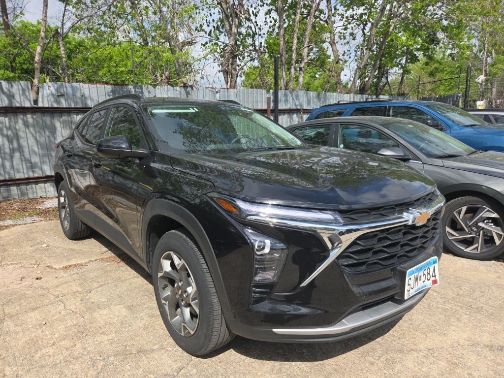 Thumbnail: 2025 Chevrolet Trax - 7