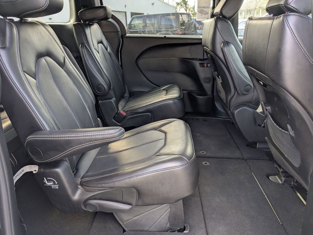 Thumbnail: 2025 Chrysler Pacifica - 23