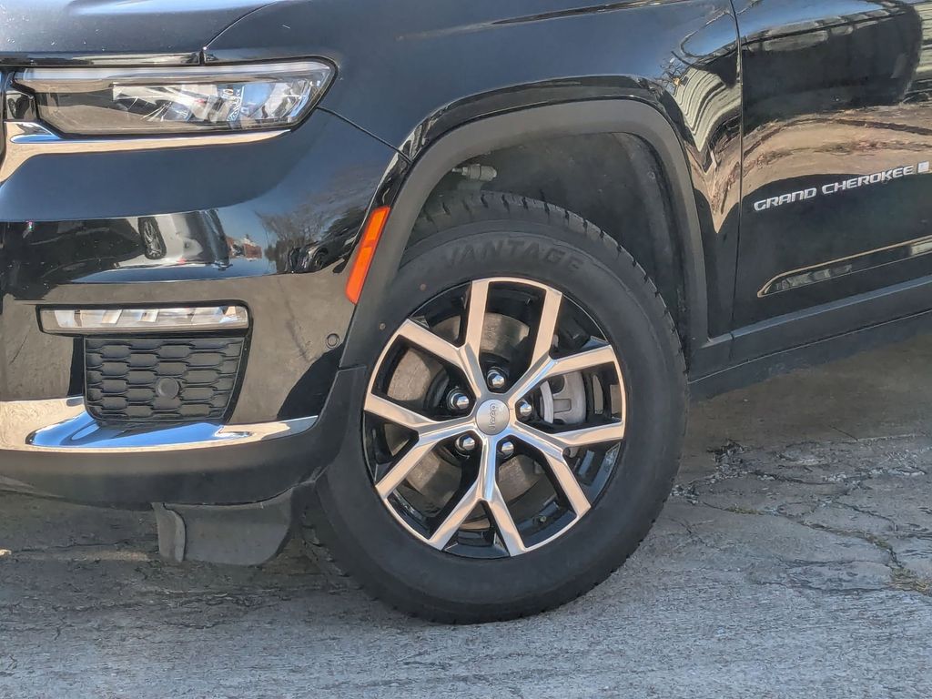 Thumbnail: 2024 Jeep Grand Cherokee L - 33