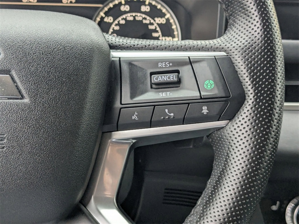 Thumbnail: 2025 Mitsubishi Outlander - 17