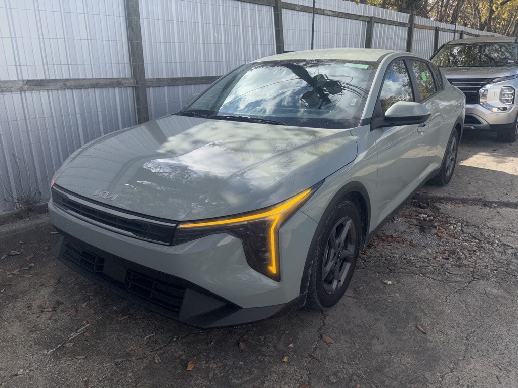 2025 Kia K4 LXS's photo