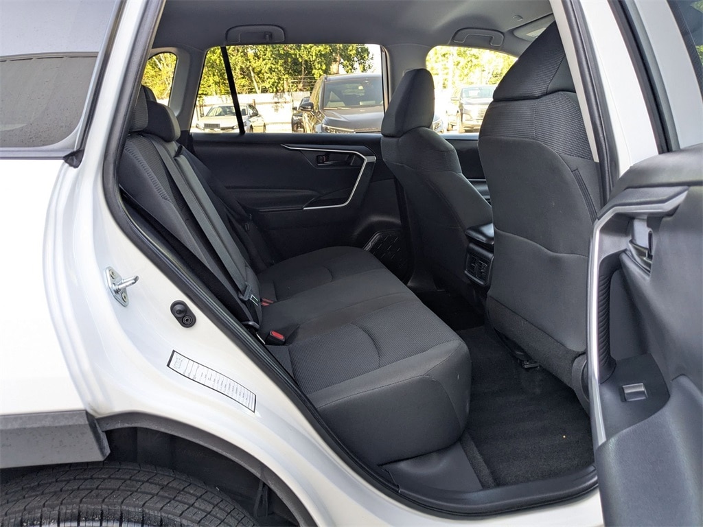 Thumbnail: 2025 Toyota RAV4 - 31