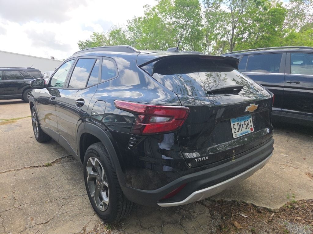 Thumbnail: 2025 Chevrolet Trax - 9