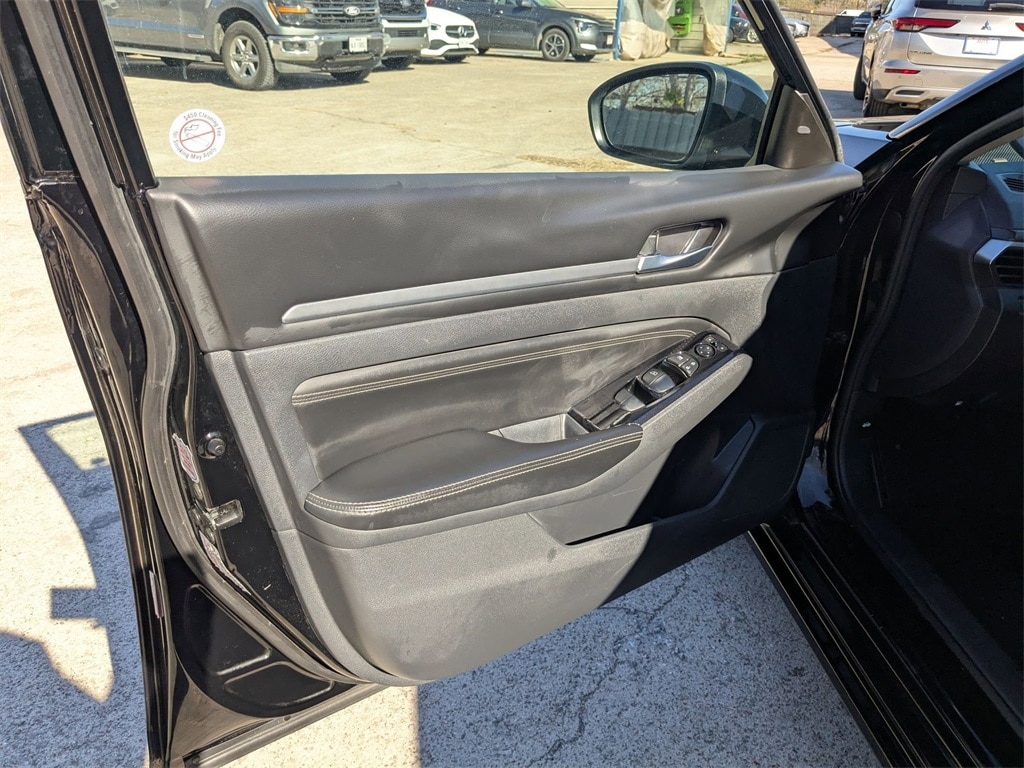 Thumbnail: 2023 Nissan Altima - 11