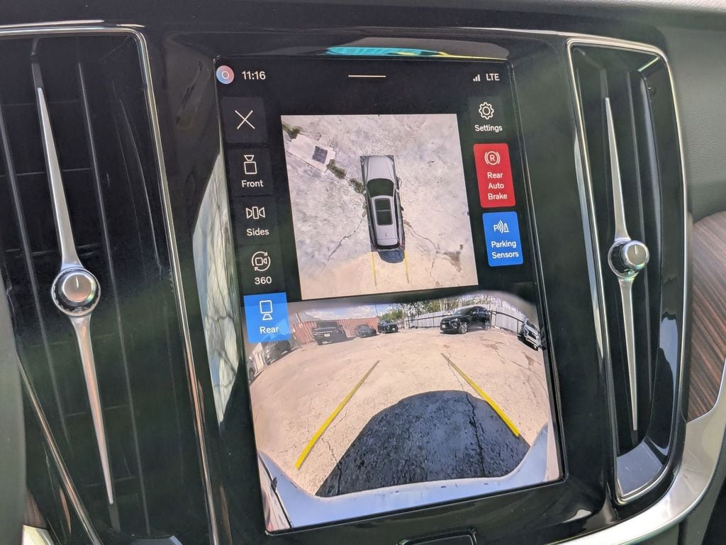 Thumbnail: 2025 Volvo S60 - 20