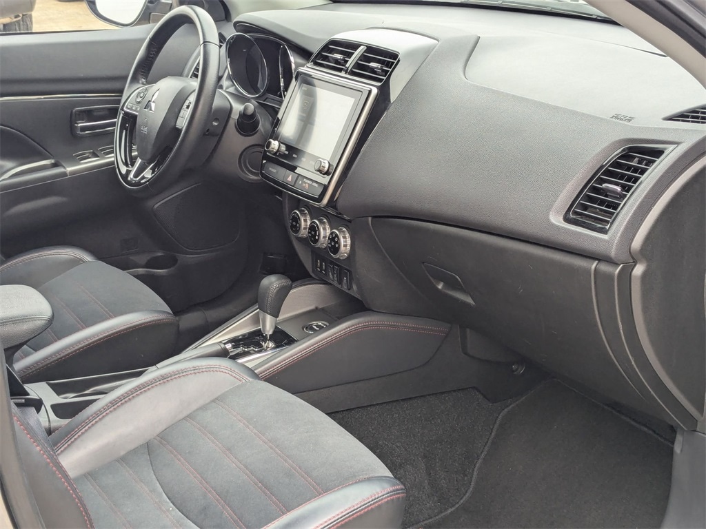 Thumbnail: 2024 Mitsubishi Outlander Sport - 31