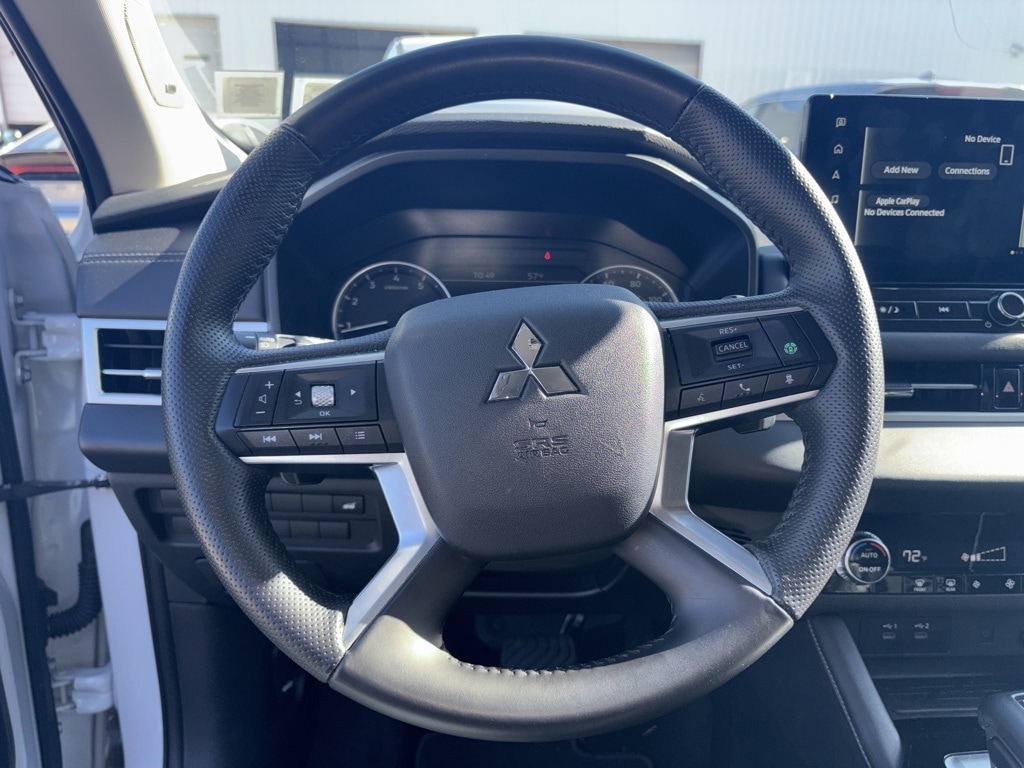 Thumbnail: 2025 Mitsubishi Outlander - 9