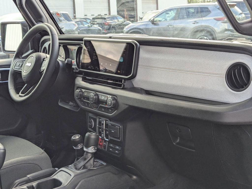 Thumbnail: 2025 Jeep Wrangler - 28