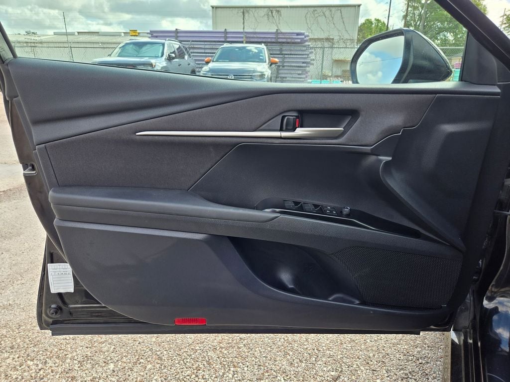 Thumbnail: 2025 Toyota Camry - 13