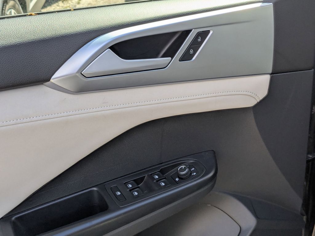 Thumbnail: 2025 Volkswagen Taos - 13