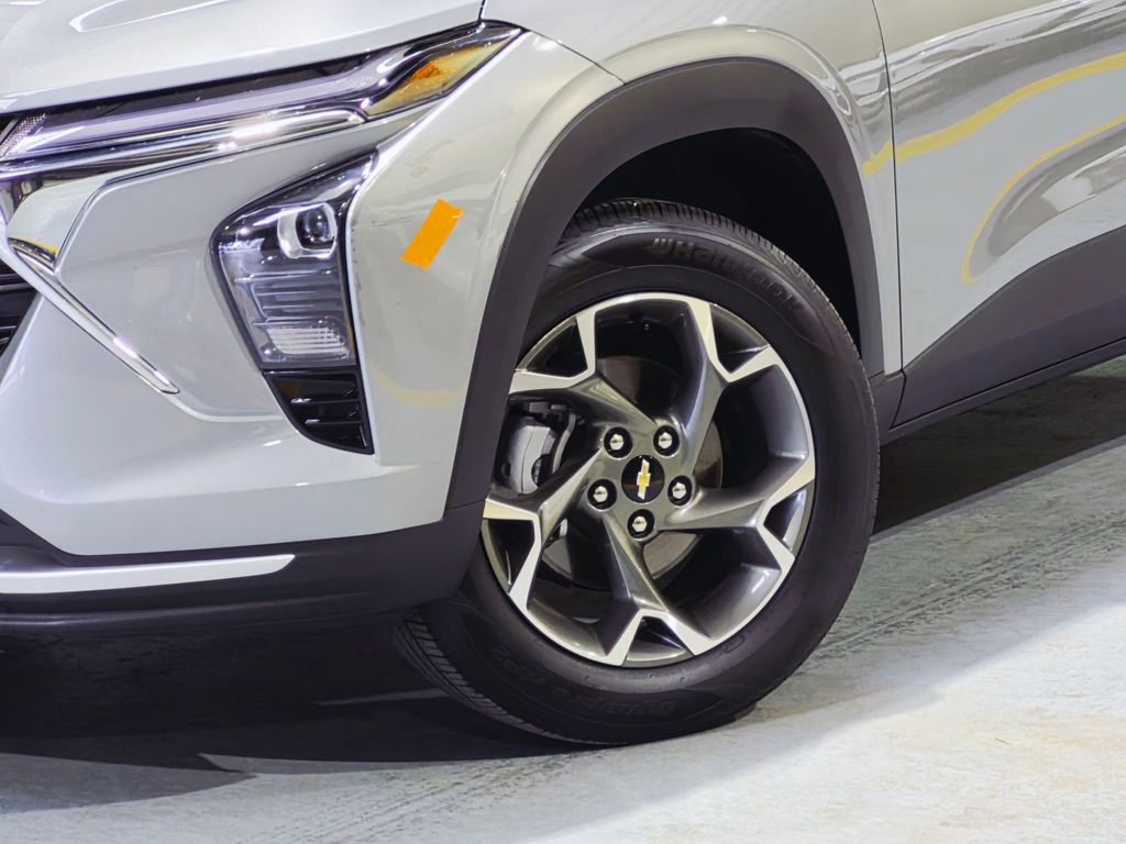 Thumbnail: 2025 Chevrolet Trax - 31