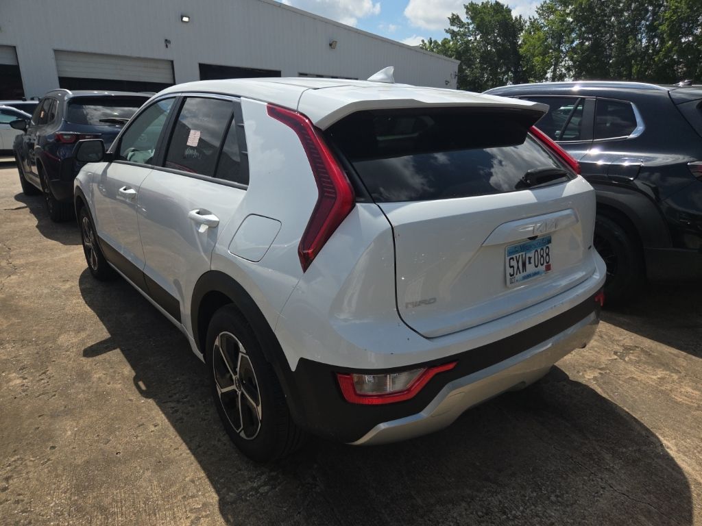 Thumbnail: 2025 Kia Niro - 8