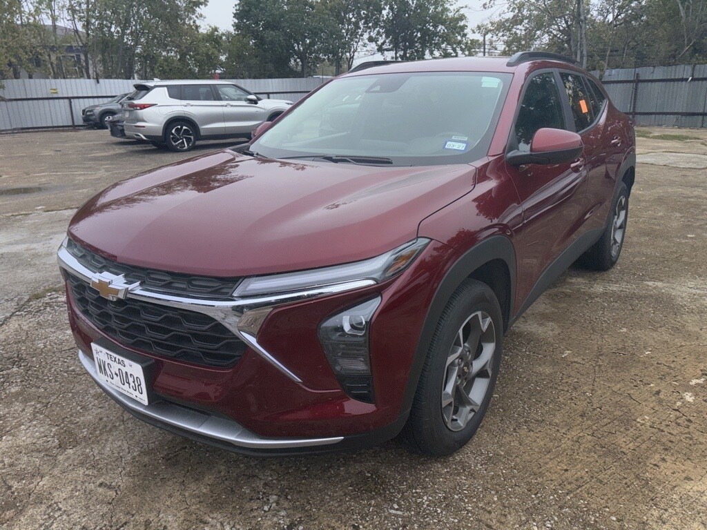 Certified 2025 Chevrolet Trax LT SUV
