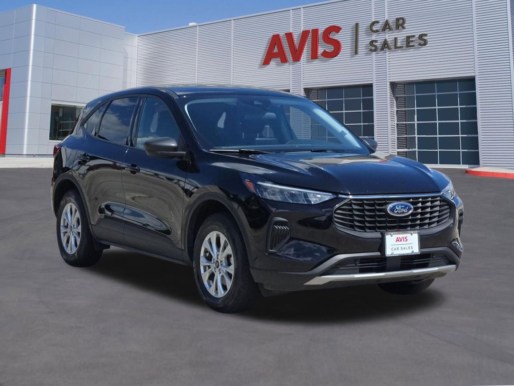 Thumbnail: 2025 Ford Escape - 3
