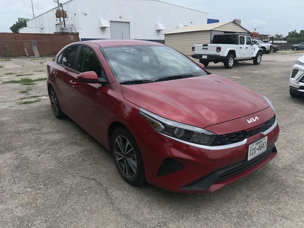 Thumbnail: 2024 Kia Forte - 3
