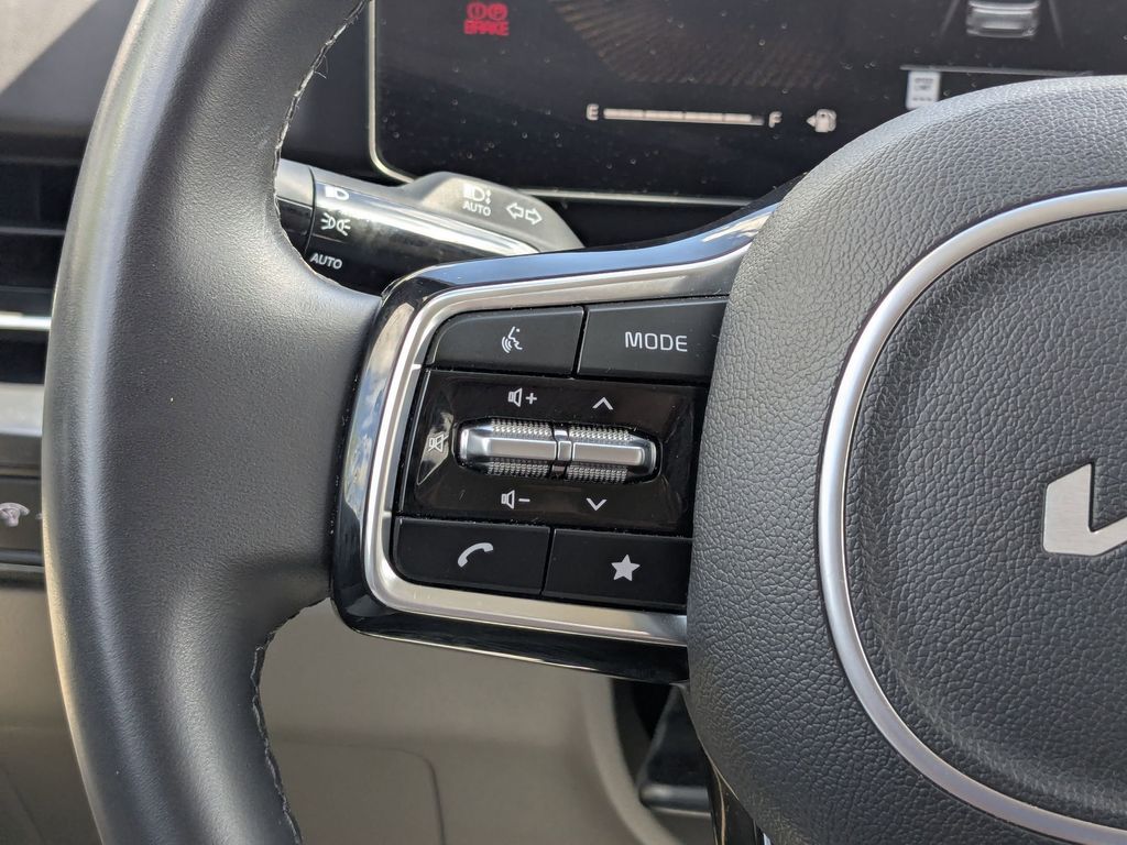 Thumbnail: 2025 Kia Carnival - 16