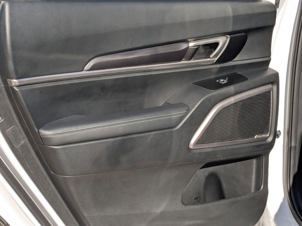 Thumbnail: 2025 Kia Telluride - 24